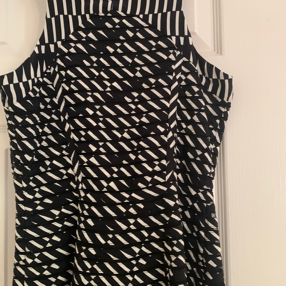 Dress - Picture 4 of 6